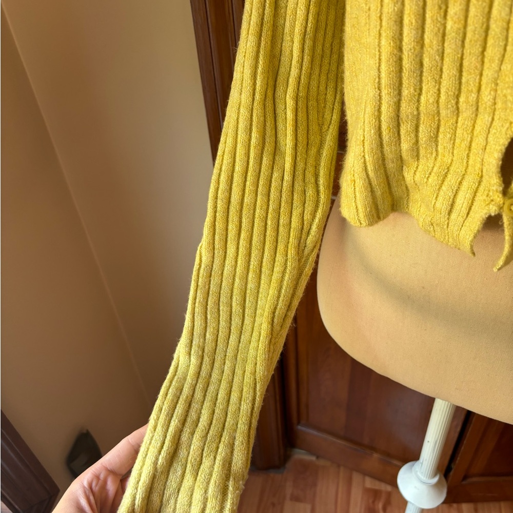 Cropped Cardigan - Picture 4 of 6